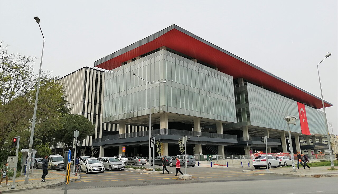 Isonem Park Gürsel Aksel Stadyumu
